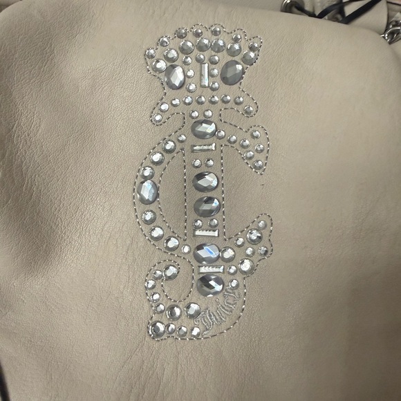 Juicy Couture Cream Shoulder Bag with Silver Details - Picture 2 of 6